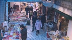 冬天穿得厚 民警支招教您防扒