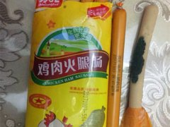  超市买的火腿肠  发霉变黑犹如毛笔
