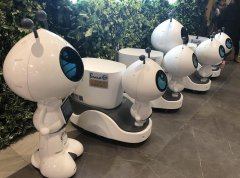 重庆现机器人导购  样子呆萌可爱至极