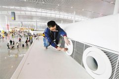 机场供暖保障员每天巡查7000个出风口