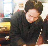 36岁大叔心仪女孩被别人追走 希望脱单实现初恋