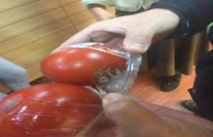 “精品”秒变“废品”   女子怒讨说法