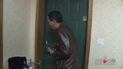 居民家中被臭味围绕 有家都不敢回