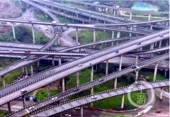 记者体验“看哭导航”的网红立交：有游客打车去打卡