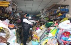 儿子偷摩托老汉儿送工具： “有合适的帮我偷一辆”