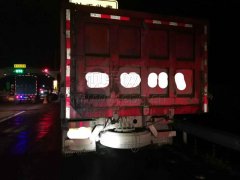 高速上卸货逃费 聪明司机反遭罚