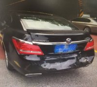 高速路上三车相撞 路虎司机承担全部责任