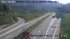 错过下道口 货车司机高速路玩命倒车500米