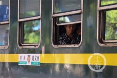 川黔线上的这列慢火车火了！成赏花专列