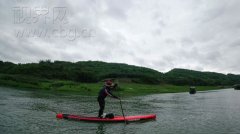 他们靠＂一块板＂从朝天门划到了万州