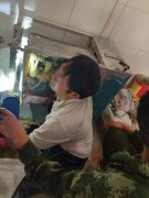 男子和面操作不慎  整条手臂卷入和面机