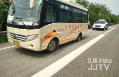 高速爆胎照样行驶  驾驶员被处罚