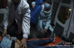 九岁小男孩不慎从6楼坠地  幸被车辆卡住无大碍