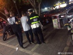为陪朋友喝了2瓶白酒  回家途中倒地不醒