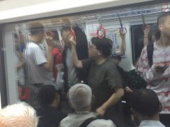 男子因太累未让座  遭中年妇女念叨“没道德”