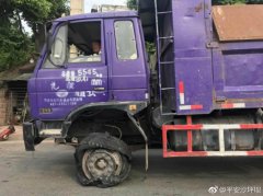 太任性！车胎爆成“麻花”还在行驶