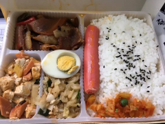 民警收到神秘外卖 原以为送错看到备注后热泪盈眶