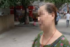 老太买了一枚金戒指  没戴多久便破了个大洞