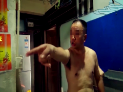 父子吵斗争令母亲很尴尬 儿子怒吼“断绝关系要去少管所”