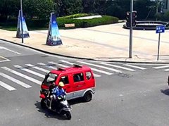 对红绿灯视而不见 这下驾驶员“玩”大了