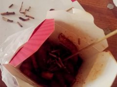 快餐店买的食物  一次性签子竟然发霉了