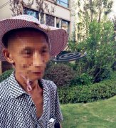 好机智！大爷大妈竟用这样的方法来驱蚊