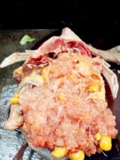 从市场上买回只鲜鸭 一剖让人看傻了眼