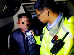 酒后驾车送妻子就医遇查 民警：这是害不是爱