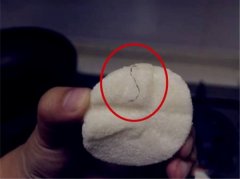 超市买回的糍粑  竟在里面发现了钢丝球丝丝