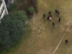 高中男生从18楼坠下 居民听到闷响现场令人惋惜